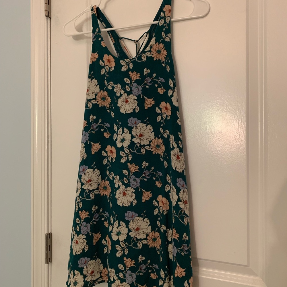 Womens Forever 21 floral dress 🌟
